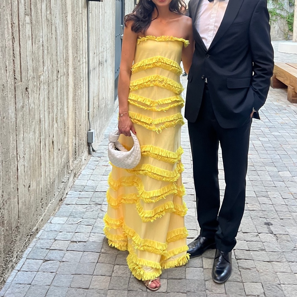 Alexis Reeve yellow gown